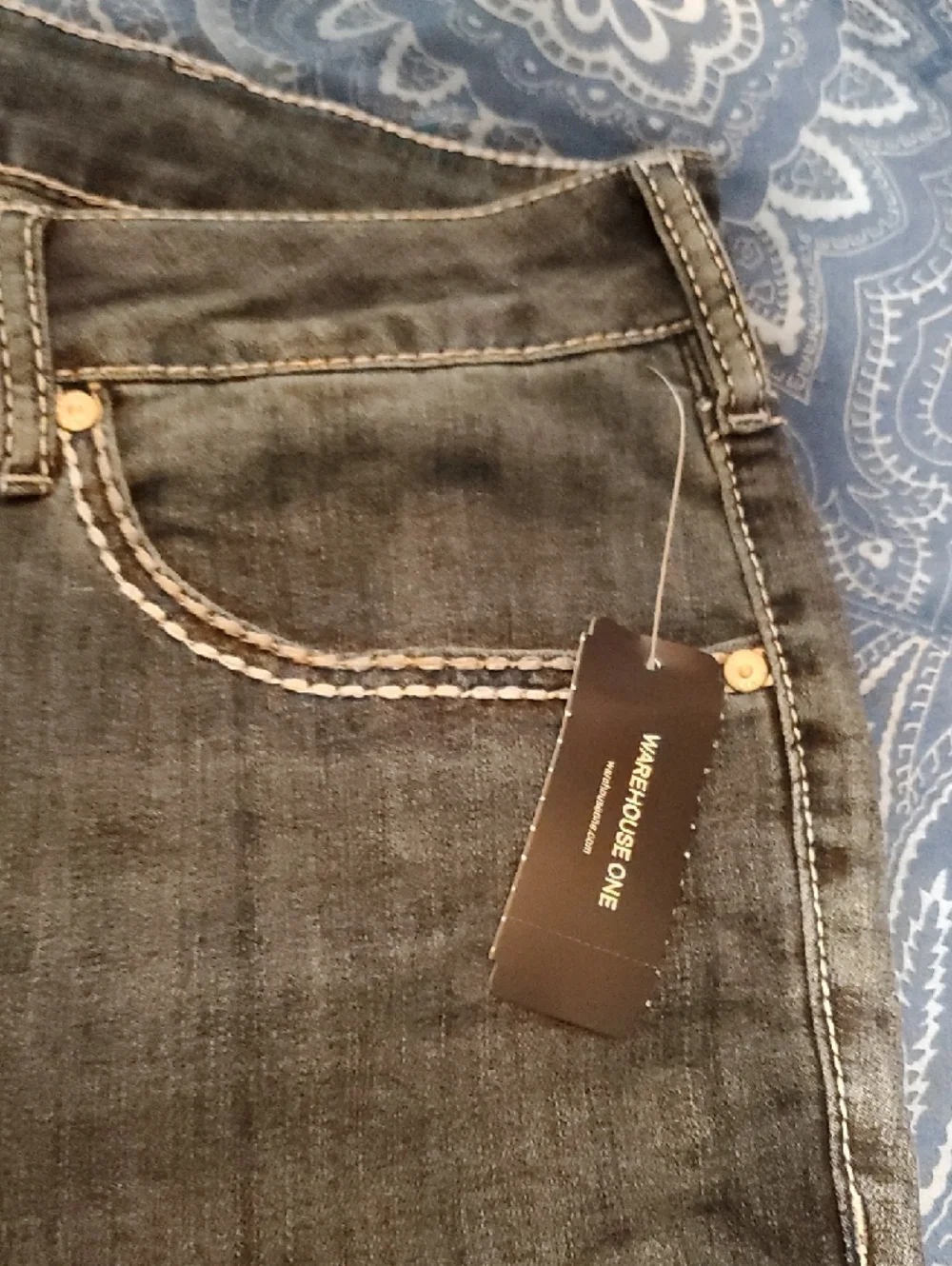 Women’s Dark Wash Capri Jeans - Blue - Picture 6 of 6